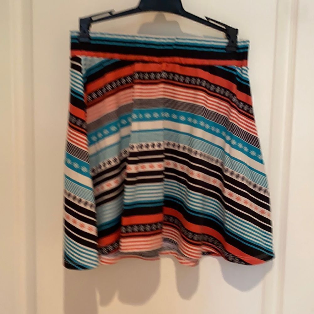 Juniors Size L skirt 